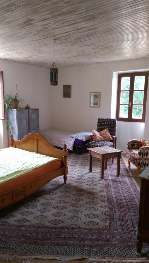 Cledes Apartment Bagian luar foto